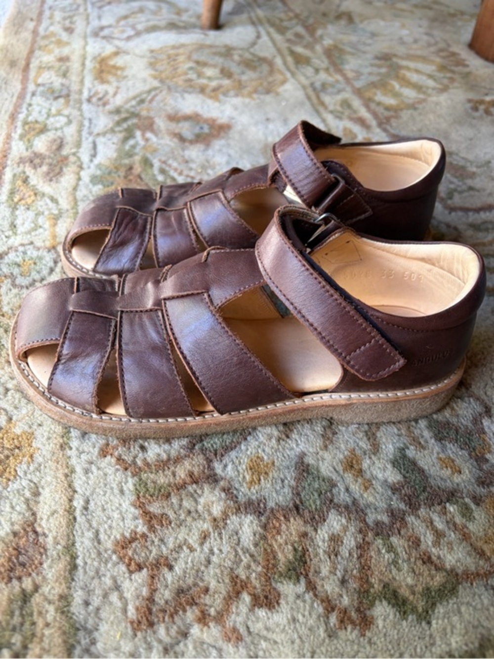 Angulus sandals sz 33